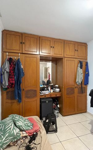Casa à venda com 200m², 4 quartos e 2 vagas Casa à venda com 200m², 4 quartos e 2 vagasQuarto 3 - Casa 1