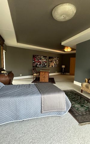 Casa de condomínio à venda com 936m², 4 quartos e 8 vagas Casa de condomínio à venda com 936m², 4 quartos e 8 vagasSuíte 1
