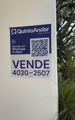 Casa de condomínio à venda com 936m², 4 quartos e 8 vagas Casa de condomínio à venda com 936m², 4 quartos e 8 vagasPlaca