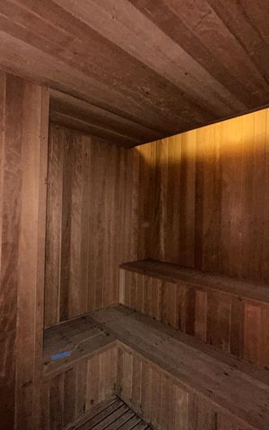 Casa de condomínio à venda com 936m², 4 quartos e 8 vagas Casa de condomínio à venda com 936m², 4 quartos e 8 vagasÁrea comum