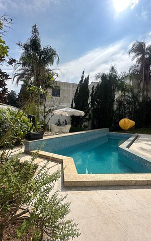 Casa de condomínio à venda com 936m², 4 quartos e 8 vagas Casa de condomínio à venda com 936m², 4 quartos e 8 vagasPiscina
