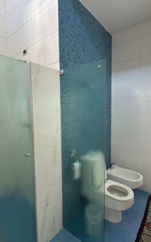 Casa de condomínio à venda com 936m², 4 quartos e 8 vagas Casa de condomínio à venda com 936m², 4 quartos e 8 vagasBanheiro da Suíte 2