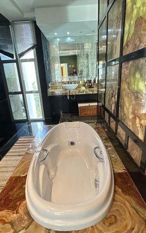 Casa de condomínio à venda com 936m², 4 quartos e 8 vagas