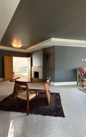 Casa de condomínio à venda com 936m², 4 quartos e 8 vagas Casa de condomínio à venda com 936m², 4 quartos e 8 vagasSuíte 1