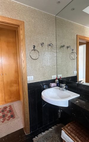 Casa de condomínio à venda com 936m², 4 quartos e 8 vagas Casa de condomínio à venda com 936m², 4 quartos e 8 vagasBanheiro da Suíte 3