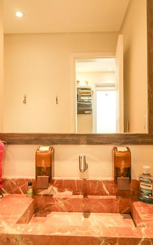 Apartamento para alugar com 130m², 2 quartos e 2 vagasLavabo