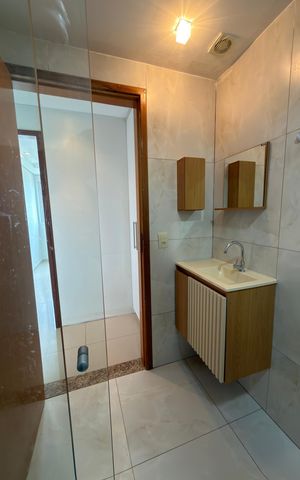 Apartamento à venda com 89m², 3 quartos e 2 vagas Apartamento à venda com 89m², 3 quartos e 2 vagasBanheiro 01
