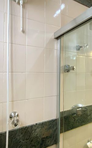 Apartamento à venda com 85m², 3 quartos e 1 vaga Apartamento à venda com 85m², 3 quartos e 1 vagaBanheiro da Suíte