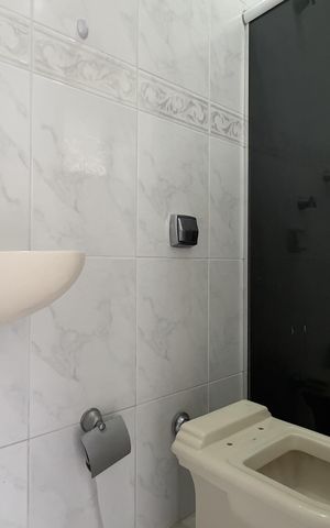 Casa à venda com 230m², 3 quartos e 4 vagas Casa à venda com 230m², 3 quartos e 4 vagasBanheiro de serviço