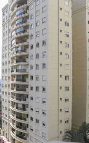 Apartamento à venda com 247m², 4 quartos e 4 vagas Apartamento à venda com 247m², 4 quartos e 4 vagasVista do Quarto 3