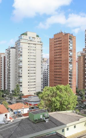 Apartamento à venda com 247m², 4 quartos e 4 vagas Apartamento à venda com 247m², 4 quartos e 4 vagasVista da Suíte 1