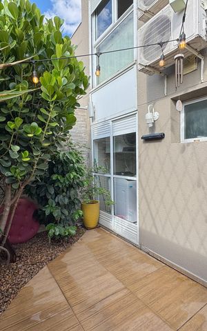 Casa à venda com 190m², 3 quartos e 4 vagas Casa à venda com 190m², 3 quartos e 4 vagasÁrea externa