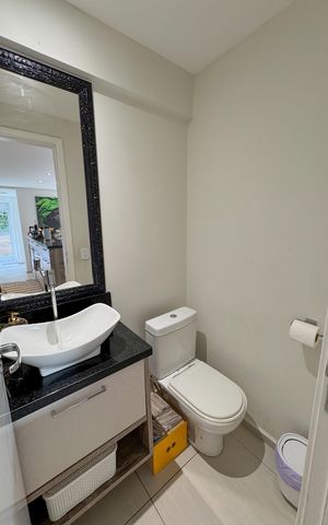 Casa à venda com 190m², 3 quartos e 4 vagas Casa à venda com 190m², 3 quartos e 4 vagasBanheiro