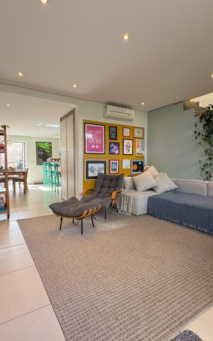 Casa à venda com 190m², 3 quartos e 4 vagas Casa à venda com 190m², 3 quartos e 4 vagasSala