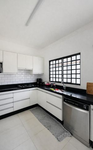 Apartamento para alugar com 200m², 3 quartos e 5 vagas Apartamento para alugar com 200m², 3 quartos e 5 vagasCozinha