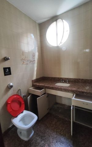 Casa à venda com 460m², 6 quartos e 4 vagas