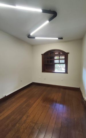 Casa à venda com 460m², 6 quartos e 4 vagas