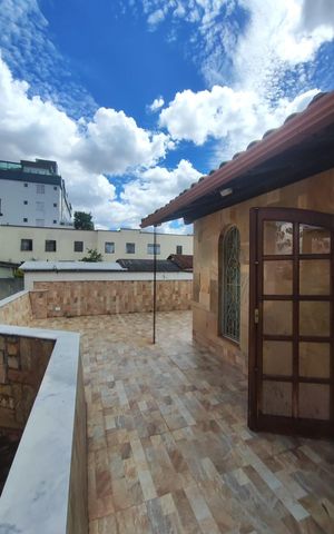 Casa à venda com 460m², 6 quartos e 4 vagas