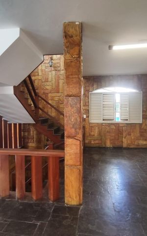 Casa à venda com 460m², 6 quartos e 4 vagas