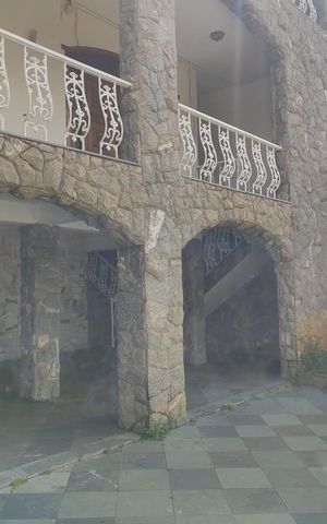 Casa à venda com 460m², 6 quartos e 4 vagas