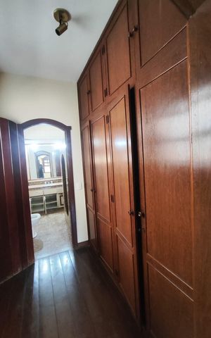 Casa à venda com 460m², 6 quartos e 4 vagas