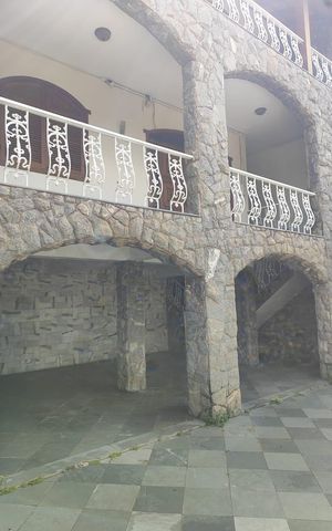 Casa à venda com 460m², 6 quartos e 4 vagas