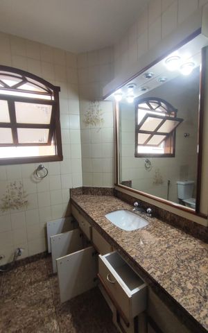 Casa à venda com 460m², 6 quartos e 4 vagas