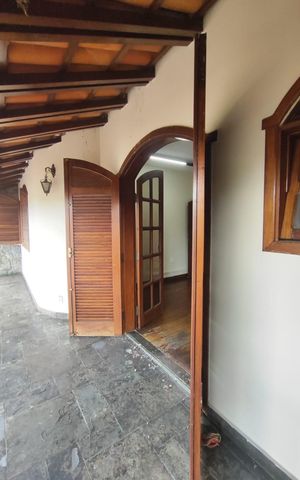 Casa à venda com 460m², 6 quartos e 4 vagas