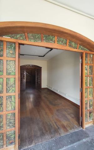 Casa à venda com 460m², 6 quartos e 4 vagas