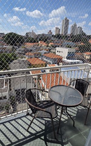 Apartamento à venda com 45m², 2 quartos e 1 vaga Apartamento à venda com 45m², 2 quartos e 1 vagaVaranda