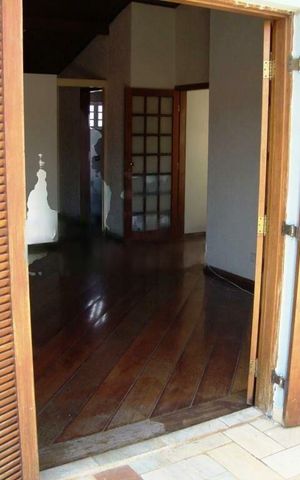 Casa à venda com 216m², 1 quarto e 2 vagas