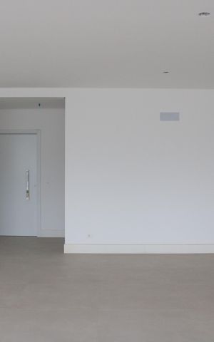 Apartamento à venda com 222m², 4 quartos e 5 vagasSala e Cozinha Integrada