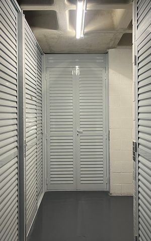 Apartamento à venda com 222m², 4 quartos e 5 vagas Apartamento à venda com 222m², 4 quartos e 5 vagasDepósito