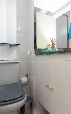 Apartamento à venda com 76m², 3 quartos e 2 vagasBanheiro da Suíte