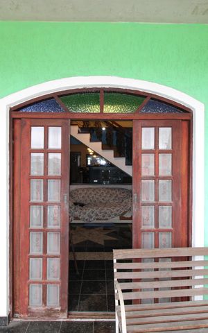 Casa à venda com 150m², 3 quartos e 6 vagasSala - Varanda