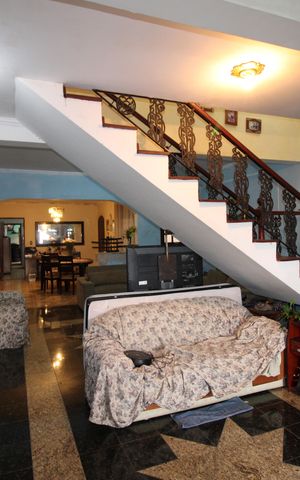 Casa à venda com 150m², 3 quartos e 6 vagasSala