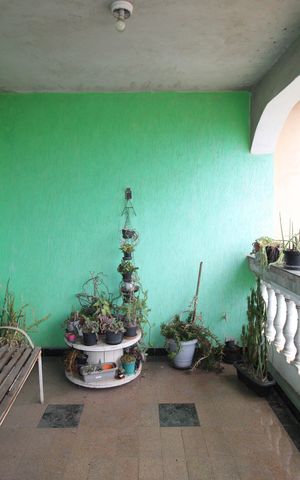 Casa à venda com 150m², 3 quartos e 6 vagasSala - Varanda