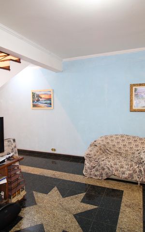 Casa à venda com 150m², 3 quartos e 6 vagasSala