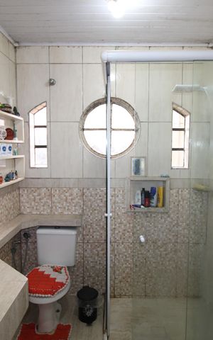 Casa à venda com 150m², 3 quartos e 6 vagasBanheiro 2
