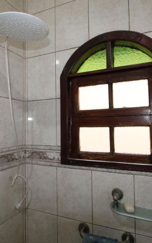 Casa à venda com 150m², 3 quartos e 6 vagasBanheiro