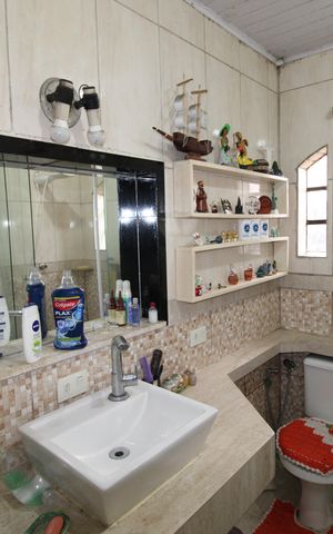 Casa à venda com 150m², 3 quartos e 6 vagasBanheiro 2