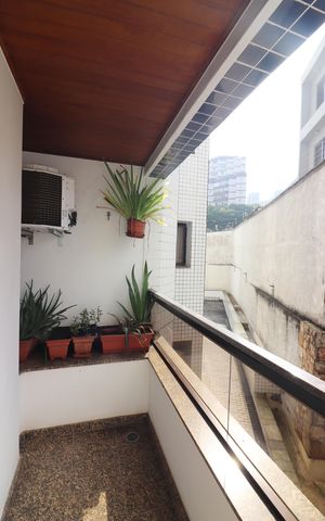 Apartamento à venda com 160m², 4 quartos e 3 vagasSuíte 1 Sacada