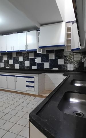 Casa para alugar com 220m², 4 quartos e 2 vagas Casa para alugar com 220m², 4 quartos e 2 vagasCozinha