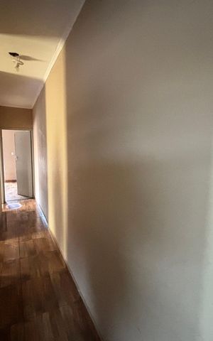 Casa à venda com 170m², 3 quartos e 2 vagas Casa à venda com 170m², 3 quartos e 2 vagasCorredor