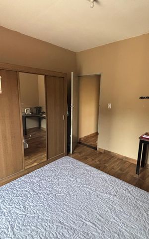 Casa à venda com 170m², 3 quartos e 2 vagas Casa à venda com 170m², 3 quartos e 2 vagasQuarto 1