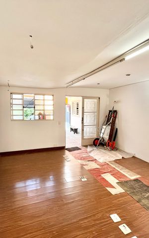 Casa para alugar com 226m², 3 quartos e sem vaga Casa para alugar com 226m², 3 quartos e sem vagaSala