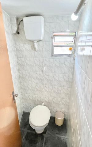 Casa para alugar com 226m², 3 quartos e sem vaga Casa para alugar com 226m², 3 quartos e sem vagaÁrea comum - Churrasqueira Banheiro