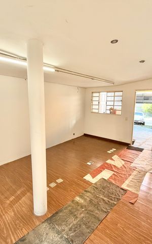 Casa para alugar com 226m², 3 quartos e sem vaga Casa para alugar com 226m², 3 quartos e sem vagaSala