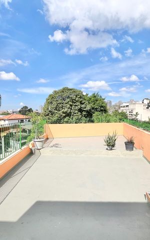 Casa para alugar com 226m², 3 quartos e sem vaga Casa para alugar com 226m², 3 quartos e sem vagaVaranda
