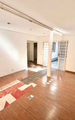 Casa para alugar com 226m², 3 quartos e sem vaga Casa para alugar com 226m², 3 quartos e sem vagaSala